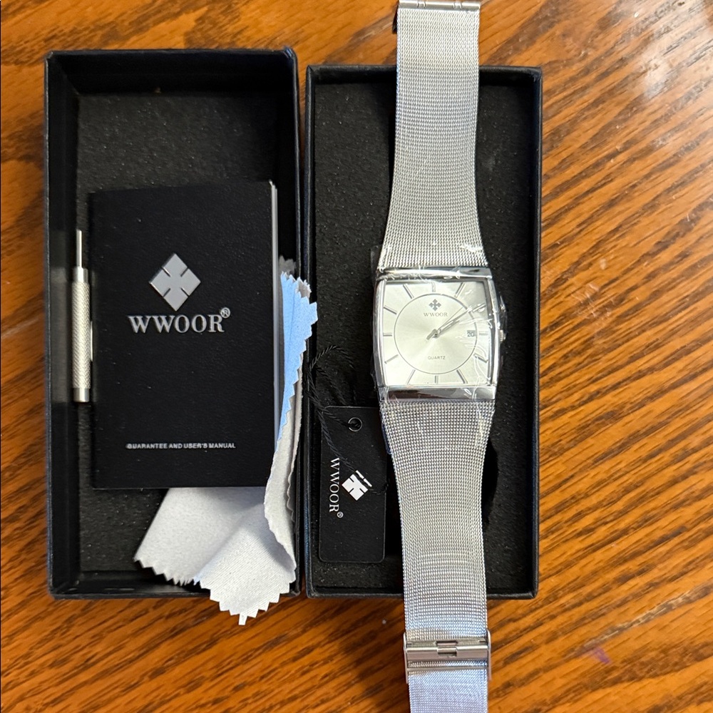 WWOOR Silver Mesh Band Watch